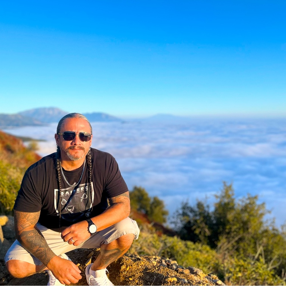 Meet your Posher, Elias